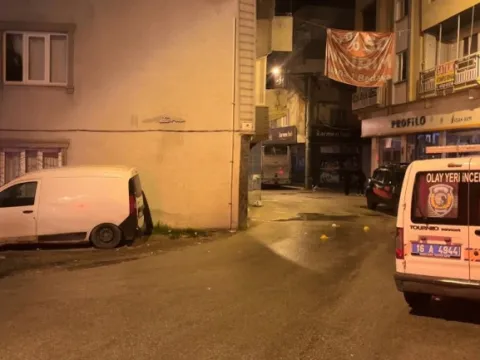 Tartışma silahlı kavgaya dönüştü: Sokak ortasında kurşunlandı - fotoğraf 3