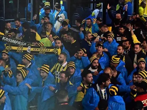 Fenerbahçeli taraftarlar, RAMS Park’ta - fotoğraf 2