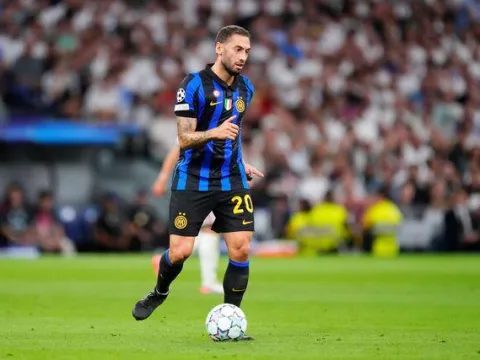 Çalhanoğlu imzayı atıyor - fotoğraf 3