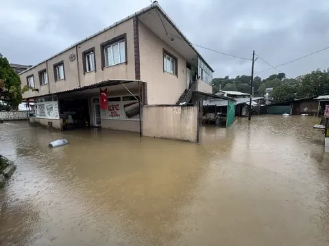 Hortum, sağanak, fırtına: 4 şehirde turuncu kodlu alarm verildi, İstanbul için saat belli oldu - fotoğraf 1