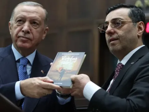 AKP'de "Reis partiyi kapatsa" krizi! Kulağı çekildi... - fotoğraf 1