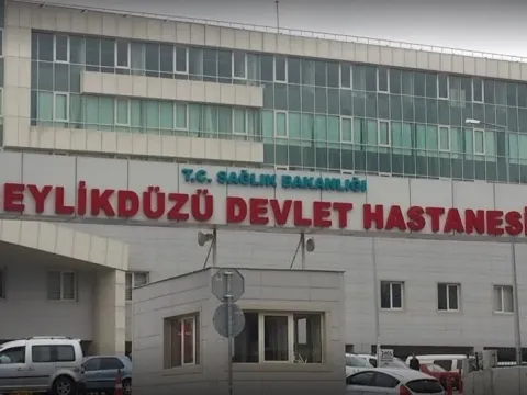 Devlet hastanesinde 30'dan fazla kişi zehirlendi, çalışanlar isyan etti - fotoğraf 1