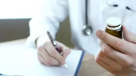 Raporlu ilaçlarda yeni dönem: Reçete kuyrukları tarihe mi karışıyor?