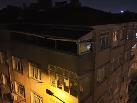 İstanbul'da panik gecesi: Kolonlarından ses gelen 5 katlı bina apar topar boşaltıldı - fotoğraf 1