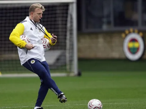 Fenerbahçe resmen açıkladı! Milli araya kadar takımı Dirk Kuyt yönetecek - fotoğraf 2