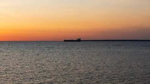 Romanya’da ticari gemide yangın: 2 kişi hayatını kaybetti, 11 yaralı