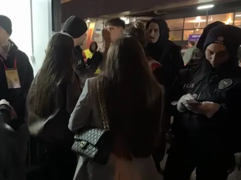 Galatasaray stadına maç izlemeye gelen Yamal'ın sevgilisine şok - fotoğraf 2