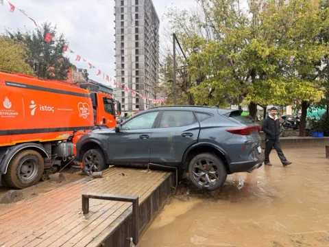 Ayazağa'daki sel felaketinde hasar görüntülendi! 'Ne olduysa 15 saniye içinde oldu' - fotoğraf 5