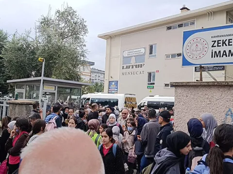 Kahramanmaraş’ta bir okulda koku paniği: 20 öğrenci hastaneye kaldırıldı - fotoğraf 3