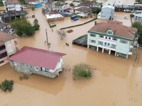 Şiddetli yağış birçok ilde etkisini sürdürüyor! - fotoğraf 1