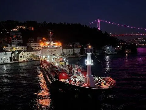 İstanbul Boğazı'nda gemi arızası! Trafik çift yönlü durduruldu - fotoğraf 2