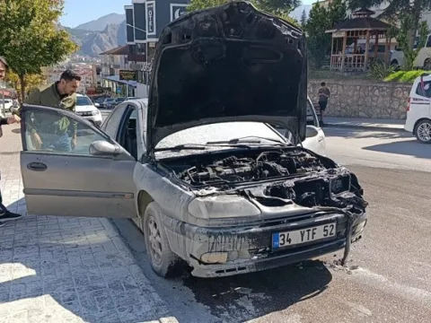 Sınav heyecanı yaşayan gencin başına talihsiz olay: Park halindeki otomobili alev alev yandı - fotoğraf 4