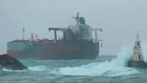 Rusya'dan Karadeniz'de 2 kargo gemisine saldırı