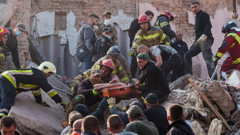 Rusya'dan Ukrayna'ya peş peşe saldırılar