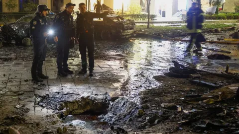 Rusya'nın devasa teknoloji üssü vuruldu. 900'den fazla hava aracı uçtu