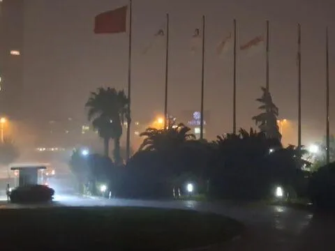 Yollar göle döndü, kadın suya kapıldı! - fotoğraf 4