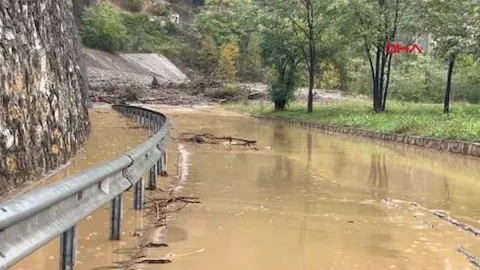 Sakarya’da heyelan paniği! İki mahalleye ulaşım kesildi