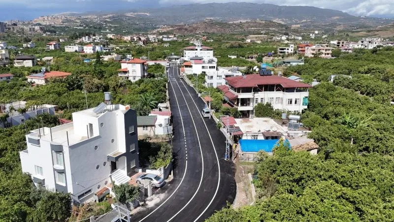 SAMANDAĞ CEMAL GÜRSEL'DE YOL ÇALIŞMALARI