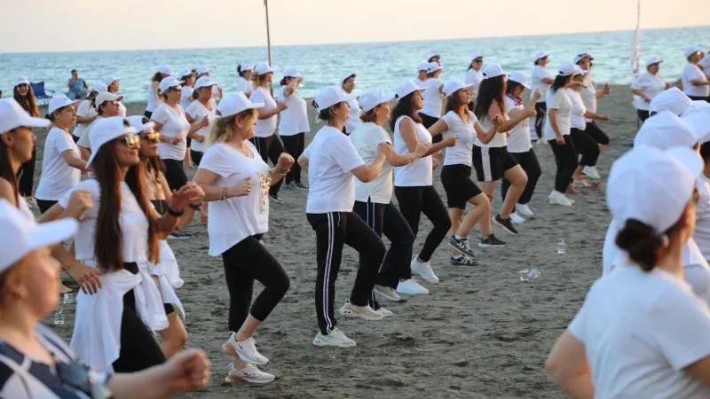 SAMANDAĞ SAHİLİNDE KADINLAR İÇİN SPOR 