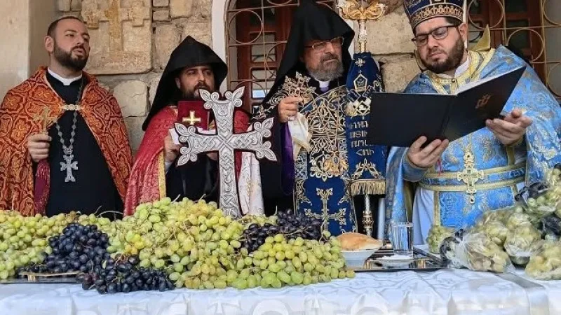 SAMANDAĞ VAKIFLI’DA ÜZÜM BOĞUMU COŞKUSU