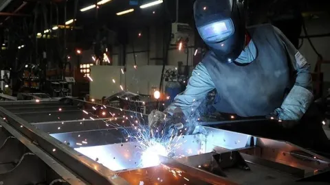 Sanayi batıyor iktidar bakıyor