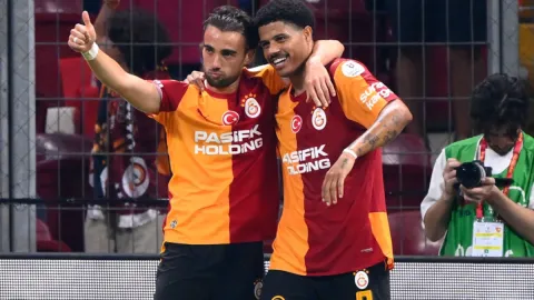 Sara Galatasaray'da dalya diyecek
