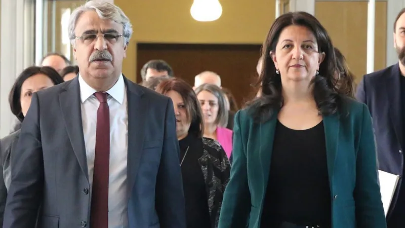 Saray'da sürpriz görüşme