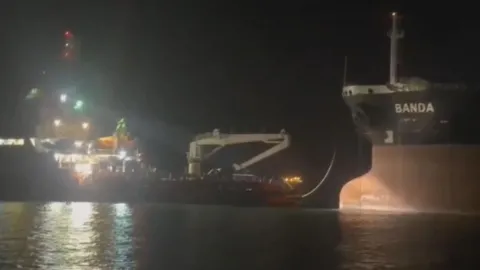 Sarıyer'de sürüklenen tanker kurtarıldı