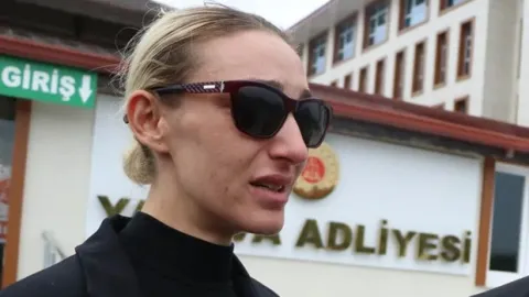 Şarkıcı Güllü'yü öldürmekten müebbet alan kızı hakkında 'hastalara eziyet' soruşturması