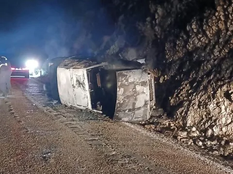 Tam dehşet! Aracı alev aldı, cesedi uçurumda bulundu! - fotoğraf 1