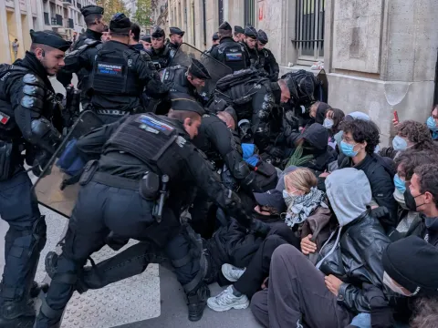 Macron protestolara hazır: 70 bin kişilik polis ordusu seferber edildi - fotoğraf 3