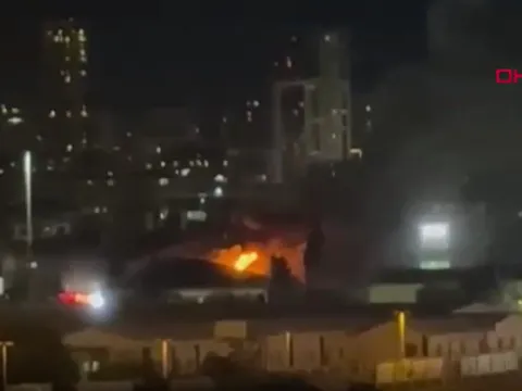 Kartal'da hastane çatısında çıkan yangın kontrol altına alındı - fotoğraf 3