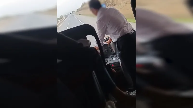 Seyir halinde yer değiştirdiler