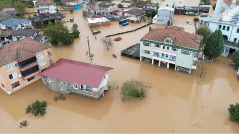 Şiddetli yağış birçok ilde etkisini sürdürüyor!