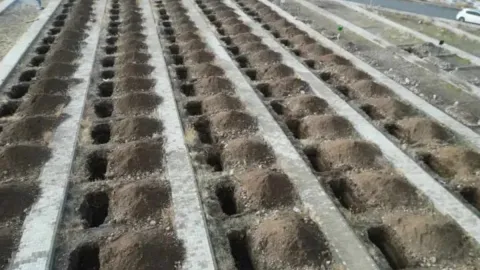 Şimdiden hazırlandılar: Erzurum'da 500 mezar yeri kazıldı