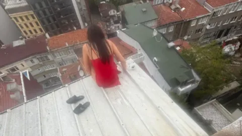Şişli’de çatıdan düşerek ölen kadının son fotoğrafı ortaya çıktı