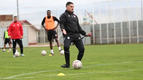 Sivasspor'un yeni teknik direktörü belli oldu