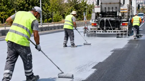 Siyah asfalt dönemi kapandı: 322 kilometrelik yolu griye boyadılar