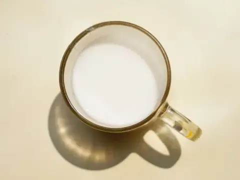 Çiğ sütün sağlığa faydalı olduğu doğru mu, içmek güvenli mi? - fotoğraf 1