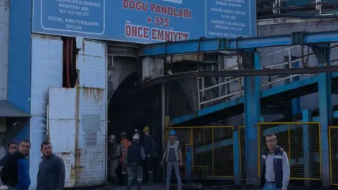 Soma'da maden ocağındaki göçükle ilgili 9 zanlı adliyeye sevk edildi