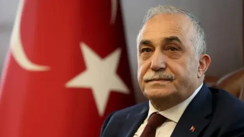 SON DAKİKA... Ahmet Eşref Fakıbaba hem İYİ Parti'den hem de milletvekilliğinden istifa etti