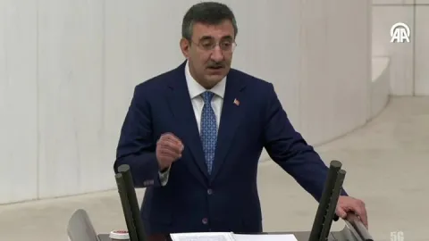 SON DAKİKA | Cumhurbaşkanı Yardımcısı Cevdet Yılmaz: Finans piyasasında risk yok, ekonomimizin temeli sağlam