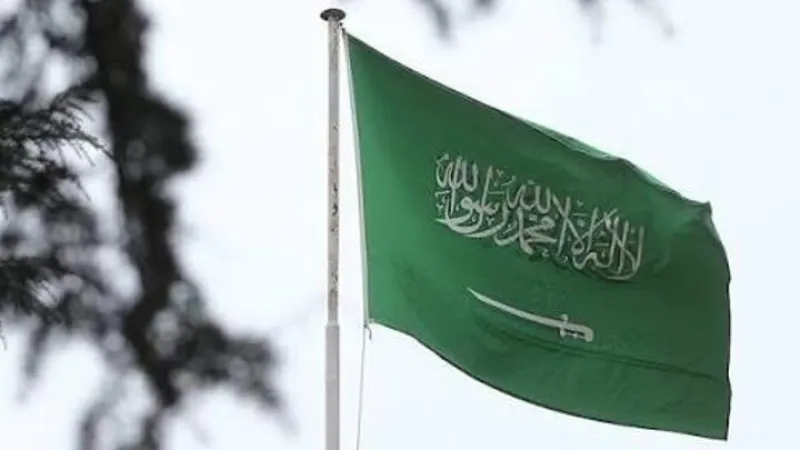 SON DAKİKA… Suudi Arabistan’ın güneyindeki havalimanlarına saldırı: 3 yaralı