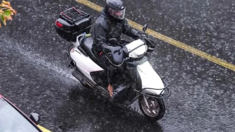 Son dakika....Motosikletlere trafiğe çıkış yasağı: İstanbul Valiliği o saati işaret etti