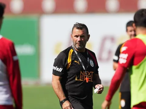 Okan Buruk'tan Osimhen kararı: Bugün oynayacak mı? - fotoğraf 1