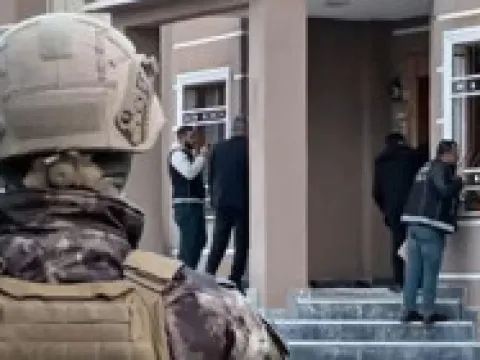 Yasa dışı bahis ve milyarlık aklama ağına baskın: 8 ilde 22 gözaltı - fotoğraf 5