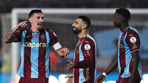 Stefan Savic'ten Thomas Reis'e övgü: 'Dediklerini yapıyor!'