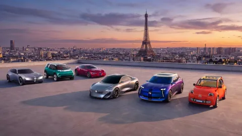 Stellantis'ten Paris'te gövde gösterisi