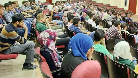 Suriyeli üniversitelileri çıldırtan karar: Kadınları kapı dışına ittiler