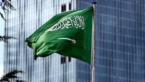 Suudi Arabistan: Cizan kentinde iki havalimanı saldırıya uğradı